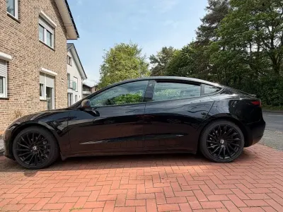 Gebraucht Tesla Model 3 208 kW (283 PS) 2022 Schwarz Limousine