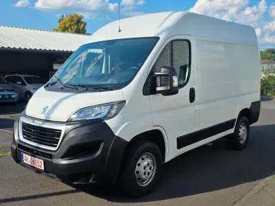 Gebraucht Peugeot Boxer 131 PS (96 kW) 2018 Weiß Van