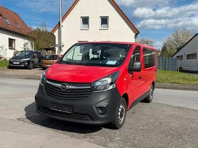 Second-hand Opel Vivaro 90 CP (66 kW) 2015 Roșu Monovolum