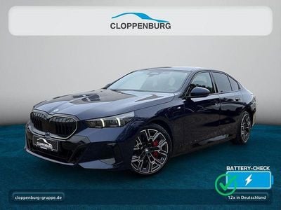 Gebraucht BMW 550e M Sport 489 PS (359 kW) 2024 Bmw individual tansanitblau Limousine