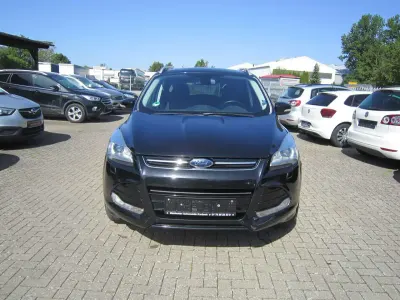 Gebraucht Ford Kuga Titanium 163 PS (119 kW) 2014 Pantherschwarz metallic SUV