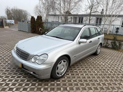 Silber Gebraucht 2003 Mercedes C270 Kombi | 3.333 €