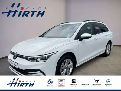 Gebraucht VW Golf VII Life 110 PS (80 kW) 2021 Pure white Kleinwagen