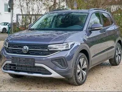 Neu VW T-Cross Life 150 PS (110 kW) 2026 Grau SUV