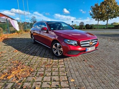 Gebraucht Mercedes E220 194 PS (142 kW) 2017 Rot Kombi