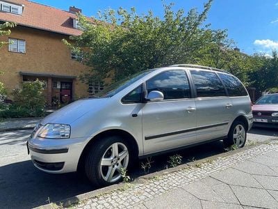 Silber Gebraucht 2009 VW Sharan United Van / Kleinbus | 5.900 € (Teuer)