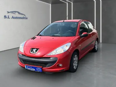 Gebraucht Peugeot 206+ Basis 60 PS (44 kW) 2009 Rot Kleinwagen