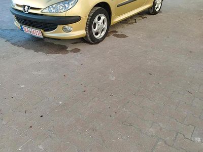 Usata Peugeot 206 75 CV (55 kW) 2002 Oro Utilitaria