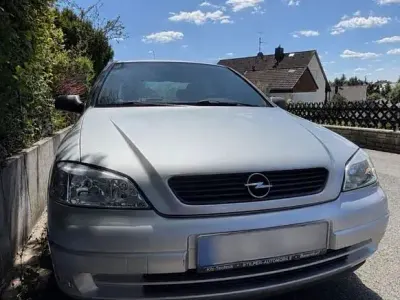 Gebraucht Opel Astra 101 PS (74 kW) 2000 Silber Limousine