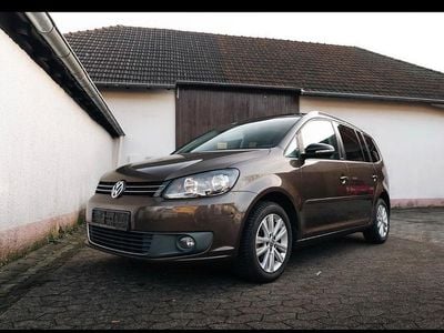 Braun Gebraucht 2011 VW Touran Style Van / Kleinbus | 4.999 € (Guter Preis)