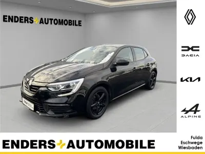 Używany Renault Mégane 132 KM (97 kW) 2017 Czarny Sedan/Limuzyna