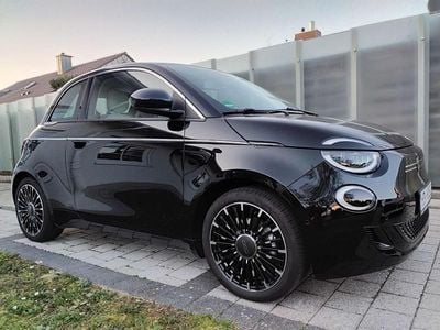 Gebraucht Fiat 500e La Prima 86 kW (118 PS) 2022 Schwarz Kleinwagen