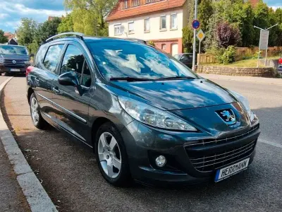 Gebraucht Peugeot 207 Forever 111 PS (81 kW) 2013 Grau Kombi