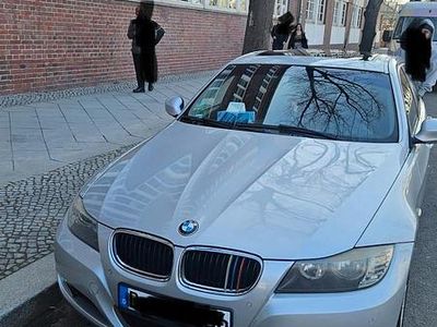 Gebraucht BMW 320 176 PS (129 kW) 2009 Silber Kombi
