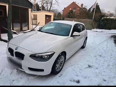 Gebraucht BMW 114 102 PS (75 kW) 2014 Weiß Kleinwagen
