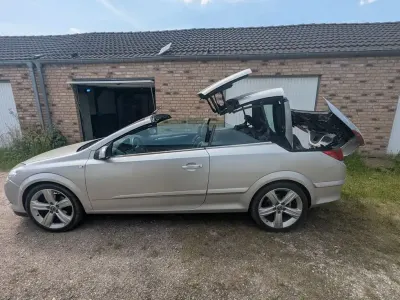 Gebraucht Opel Astra 140 PS (102 kW) 2008 Schwarz Cabrio