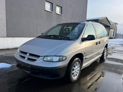 Gebraucht Chrysler Grand Voyager 150 PS (110 kW) 2001 Silber Van / Kleinbus