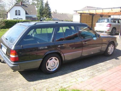 Brugt Mercedes E220 150 HK (110 kW) 1995 Sort Stationcar