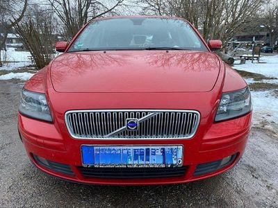 Second-hand Volvo V50 Momentum 140 CP (102 kW) 2004 Roșu Break