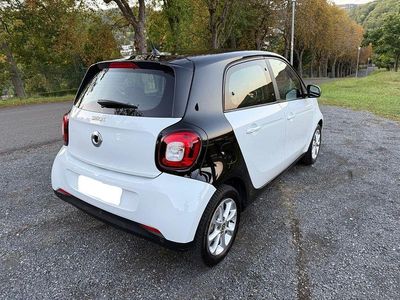 Gebraucht Smart ForFour 71 PS (52 kW) 2016 Weiß Kleinwagen