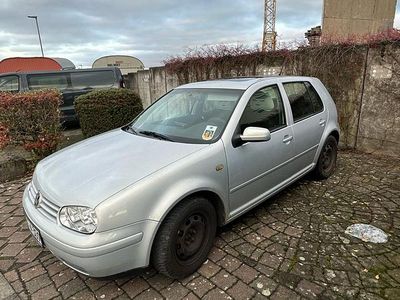 Silber Gebraucht 1999 VW Golf IV Kleinwagen | 2.700 € (Fairer Preis)