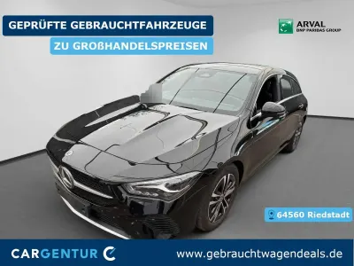 Gebraucht Mercedes CLA180 Shooting Brake 136 PS (100 kW) 2024 Schwarz Kombi