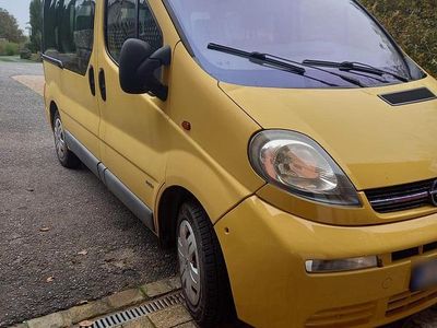 Second-hand Opel Vivaro 100 CP (73 kW) 2005 Galben Monovolum