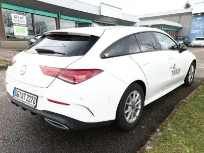 Gebraucht Mercedes CLA200 AMG line 150 PS (110 kW) 2023 Polarweiss polarweiss Coupé