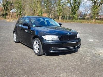 Gebraucht BMW 116 122 PS (89 kW) 2011 Schwarz Kleinwagen