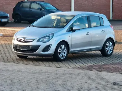 Gebraucht Opel Corsa 86 PS (63 kW) 2014 Silber Kleinwagen