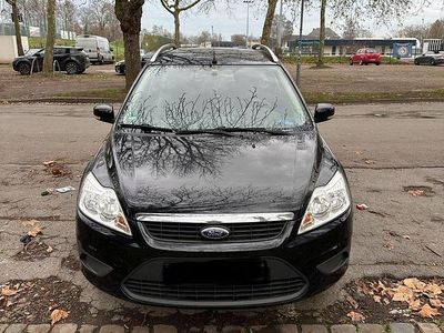Schwarz Gebraucht 2010 Ford Focus Viva Kombi | 2.400 € (Fairer Preis)
