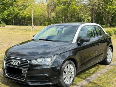 Second-hand Audi A1 Attraction 86 CP (63 kW) 2011 Negru Hatchback