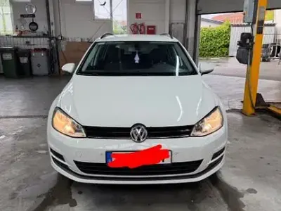 Gebraucht VW Golf VII Trendline 110 PS (80 kW) 2015 Weiß Kombi