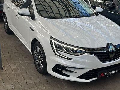 Gebraucht Renault Mégane IV Intens 140 PS (102 kW) 2021 Weiß Limousine