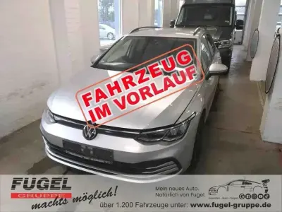 Gebraucht VW Golf VII Life 2021 Reflexsilber metallic Kleinwagen