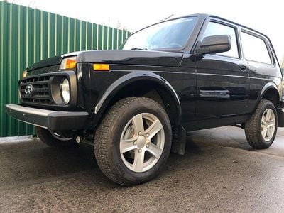 Neu Lada niva 83 PS (61 kW) 2026 Schwarz SUV