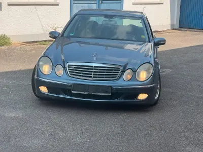 Gebraucht Mercedes E220 150 PS (110 kW) 2003 Limousine
