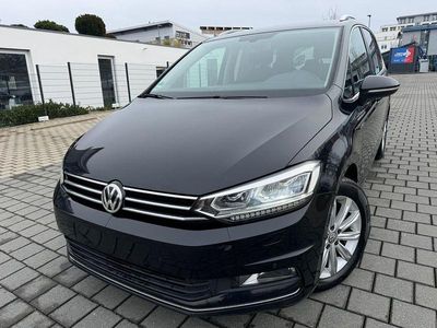 Schwarz Gebraucht 2016 VW Touran Highline Van / Kleinbus | 8.980 €