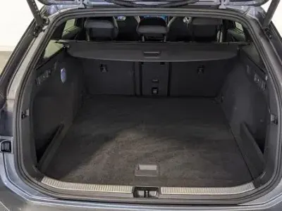 Second-hand VW Passat R-line 150 CP (110 kW) 2025 Gri Break