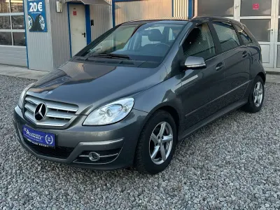 Gebraucht Mercedes B180 109 PS (80 kW) 2011 Grau Van / Kleinbus