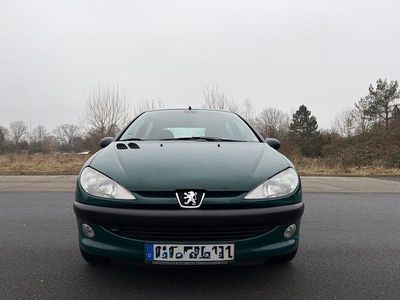 Grün Gebraucht 2000 Peugeot 206 Limousine | 1.500 € (Fairer Preis)