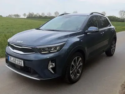 Gebraucht Kia Stonic Spirit 120 PS (88 kW) 2023 Blau SUV
