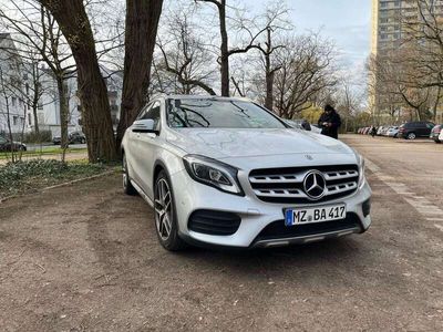 gebraucht Mercedes GLA250 4Matic 7G-DCT AMG Line