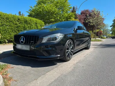 Gebraucht Mercedes CLA180 122 PS (89 kW) 2015 Schwarz Limousine