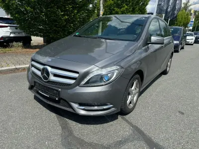 Używany Mercedes B200 136 KM (100 kW) 2014 Szary Minivan