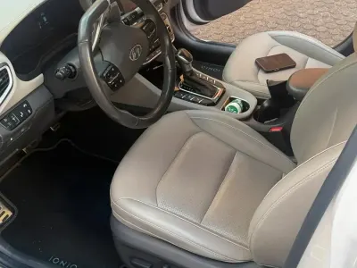 Gebraucht Hyundai Ioniq Premium 141 PS (103 kW) 2018 Weiß Kleinwagen