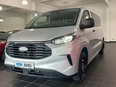 Neu Ford Tourneo Custom Trend 136 PS (100 kW) 2026 Moondust silver metallic  (pnzjb) silber Van