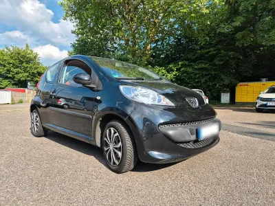 Gebraucht Peugeot 107 Urban Move 68 PS (50 kW) 2007 Schwarz Kleinwagen