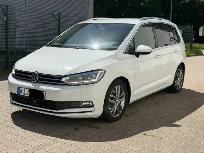 Gebraucht VW Touran Highline 190 PS (139 kW) 2019 Weiß Van / Kleinbus