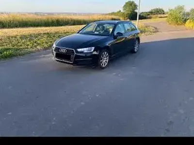 Gebraucht Audi A4 Advanced 150 PS (110 kW) 2019 Schwarz Kombi